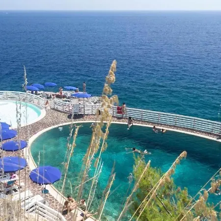 - Goelba 펜션 Capo D'arco